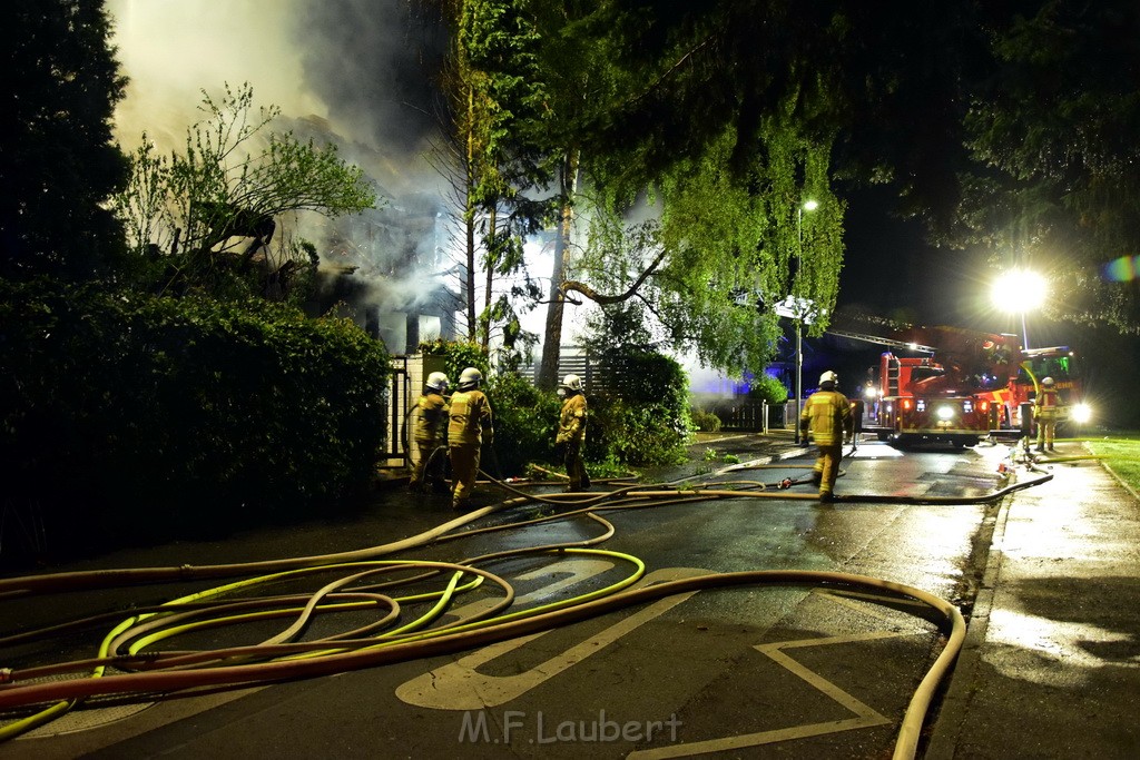 Grossfeuer Einfamilienhaus Siegburg Muehlengrabenstr P0118.JPG - Miklos Laubert